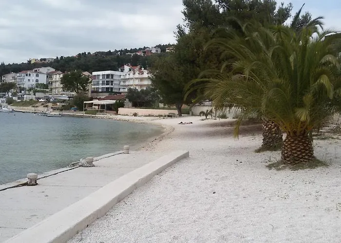 Diana Διαμέρισμα Τρογκίρ